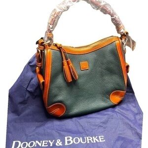 New ▶️ Dooney & Bourke ◀️ IVY  2 Tonal Side Pocket Hobo
